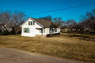 108 W Stroud St, Frost, TX 76641 - Photo 38