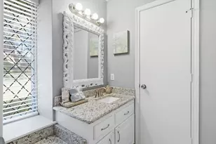 2206 Oak Forest Ct, Arlington, TX 76012 - Photo 14