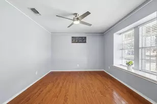 2206 Oak Forest Ct, Arlington, TX 76012 - Photo 4