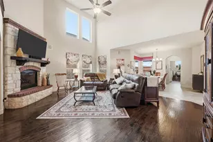 6917 Bobwhite Dr, North Richland Hills, TX 76182 - Photo 8