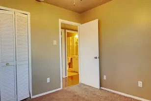 2837 Lowell Dr, Irving, TX 75062 - Photo 10