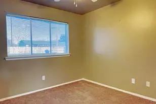2837 Lowell Dr, Irving, TX 75062 - Photo 14