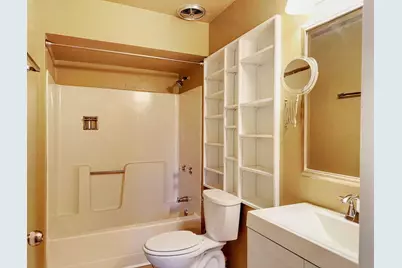 2837 Lowell Drive, Irving, TX 75062 - Photo 12