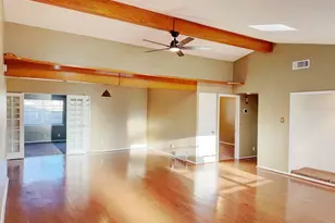 2837 Lowell Dr, Irving, TX 75062 - Photo 4