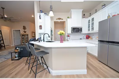 540 Islet Drive, Runaway Bay, TX 76426 - Photo 6