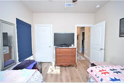 540 Islet Drive, Runaway Bay, TX 76426 - Photo 28