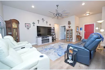 540 Islet Drive, Runaway Bay, TX 76426 - Photo 16