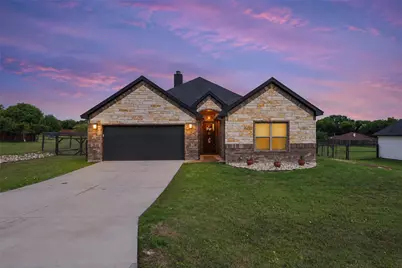 1306 E Apache Trail, Granbury, TX 76048 - Photo 2
