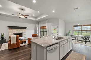 1306 E Apache Trail, Granbury, TX 76048 - Photo 12