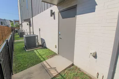 5605 Bryan Parkway #104, Dallas, TX 75206 - Photo 24