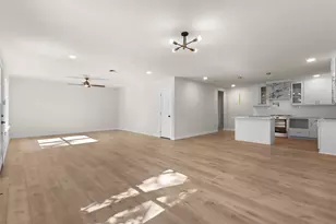 916 Blandin St, Fort Worth, TX 76111 - Photo 10