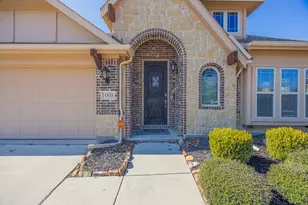 1008 Snowbird Dr, Little Elm, TX 75068 - Photo 2