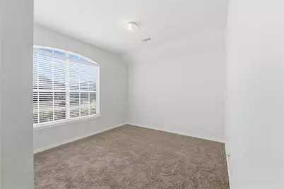 524 Suffolk Drive, Grand Prairie, TX 75052 - Photo 28