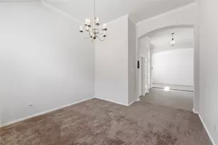 524 Suffolk Dr, Grand Prairie, TX 75052 - Photo 8