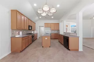 524 Suffolk Dr, Grand Prairie, TX 75052 - Photo 12