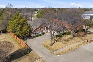 524 Suffolk Dr, Grand Prairie, TX 75052 - Photo 2