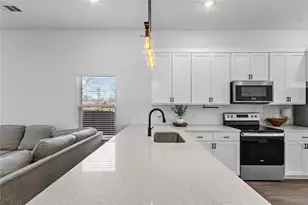 407 Peabody St, Hillsboro, TX 76645 - Photo 4