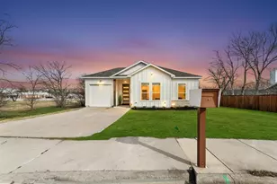 407 Peabody St, Hillsboro, TX 76645 - Photo 1