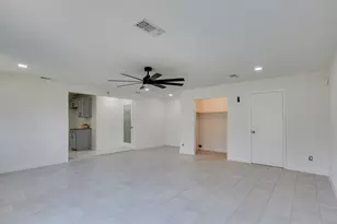 3831 Black Oak Dr, Dallas, TX 75241 - Photo 16