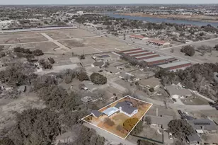 807 Spanish Trail Dr, Granbury, TX 76048 - Photo 32