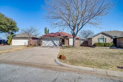 9016 Christopher Circle, Fort Worth, TX 76140 - Photo 2