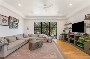 10915 Snow White Dr, Dallas, TX 75229 - Photo 38