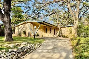 2013 Mill Creek Dr, Arlington, TX 76010 - Photo 1