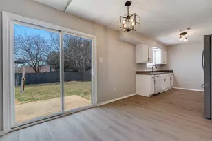 6009 Maple Springs Dr, Arlington, TX 76001 - Photo 8