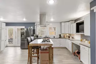 5033 Melissa St, North Richland Hills, TX 76117 - Photo 2