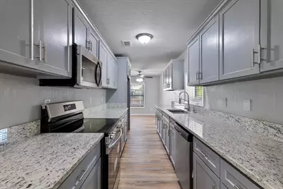 4321 Green Oak Drive, Granbury, TX 76048 - Photo 6