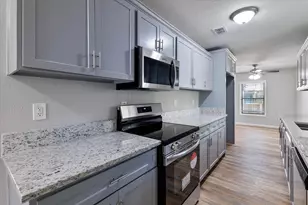 4321 Green Oak Dr, Granbury, TX 76048 - Photo 8