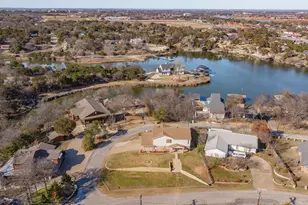 122 Heritage Trail, Granbury, TX 76048 - Photo 32