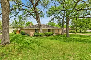 241 Timberlake Dr, Azle, TX 76020 - Photo 2