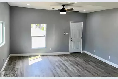 712 W Bond Street, Denison, TX 75020 - Photo 8