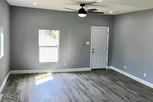 712 W Bond St, Denison, TX 75020 - Photo 8