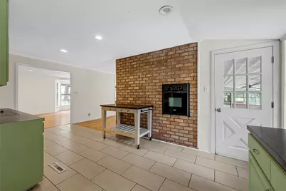 7483 Gholson Road, Waco, TX 76705 - Photo 8