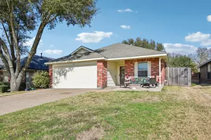 1102 N Gaines St, Ennis, TX 75119 - Photo 2