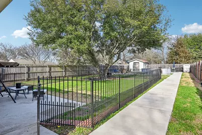 1102 N Gaines Street, Ennis, TX 75119 - Photo 32