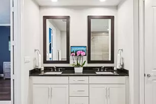 2815 Lynlock Ct, Dallas, TX 75219 - Photo 20