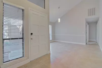 14822 Sopras Circle, Addison, TX 75001 - Photo 10