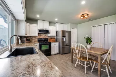 2008 Haymeadow, Carrollton, TX 75007 - Photo 12