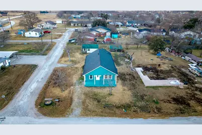 324 E Pace Street, Frost, TX 76641 - Photo 34