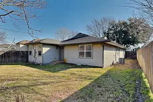 2828 Livingston Ave, Fort Worth, TX 76110 - Photo 16