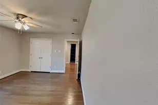 2828 Livingston Ave, Fort Worth, TX 76110 - Photo 14