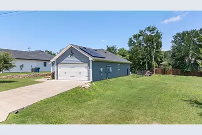 2206 Navasota Street, Granbury, TX 76048 - Photo 28