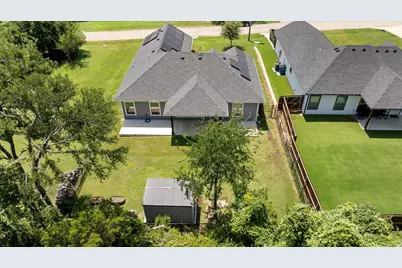 2206 Navasota Street, Granbury, TX 76048 - Photo 30