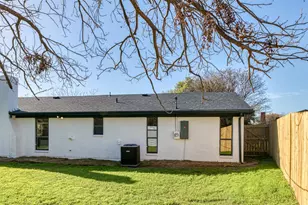 1721 S Timber Ct, Benbrook, TX 76126 - Photo 22