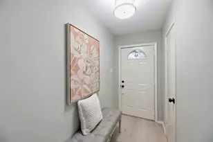 1721 S Timber Ct, Benbrook, TX 76126 - Photo 4