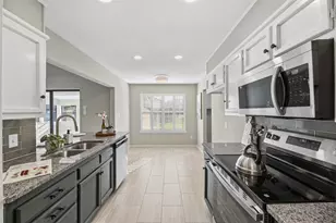 1721 S Timber Ct, Benbrook, TX 76126 - Photo 10