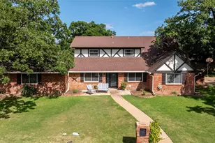 2119 Prestonwood Dr, Arlington, TX 76012 - Photo 2